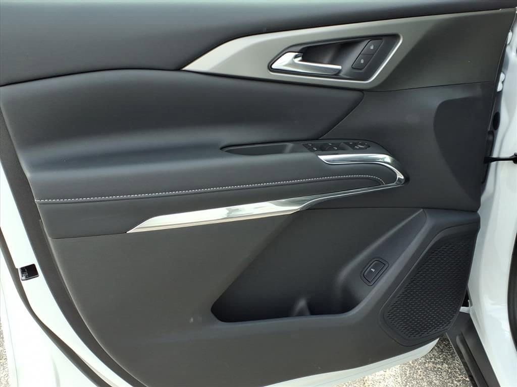 New 2026 Chevrolet Traverse LT w/ Midnight/Sport Edition FWD image 14