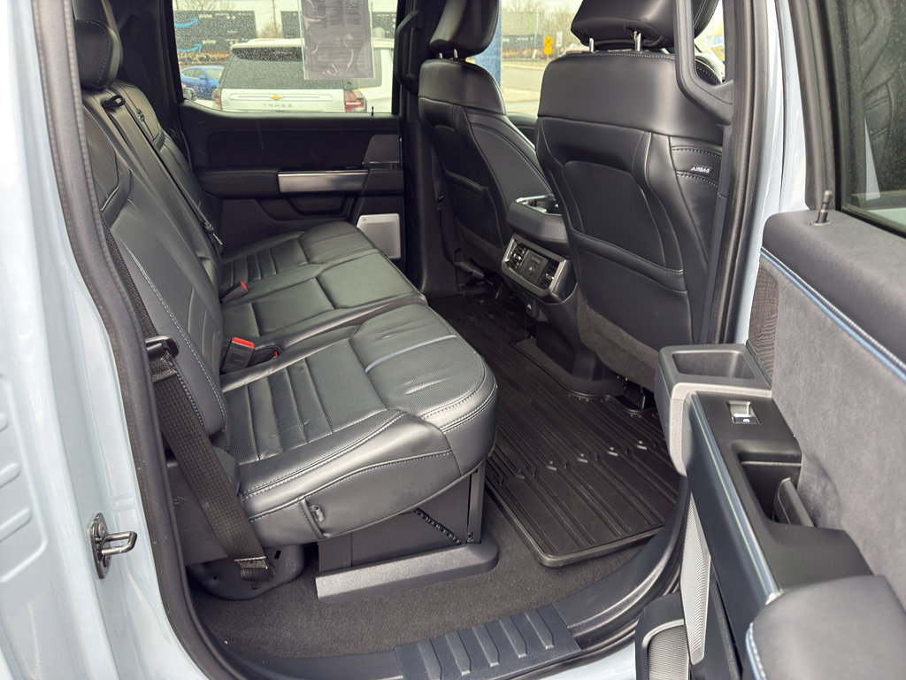 Used 2025 Ford F450 Platinum w/ FX4 Off-Road Package image 13