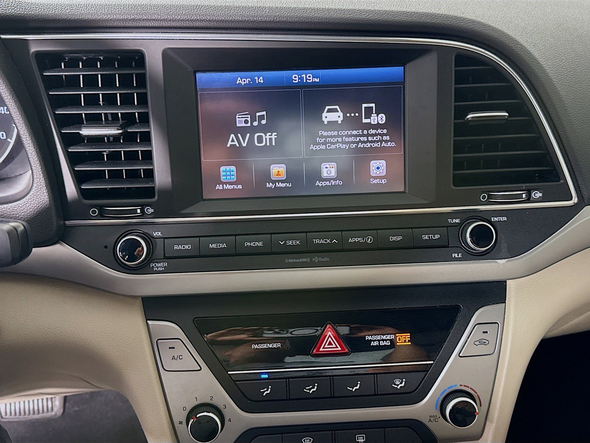 Used 2017 Hyundai Elantra SE image 18