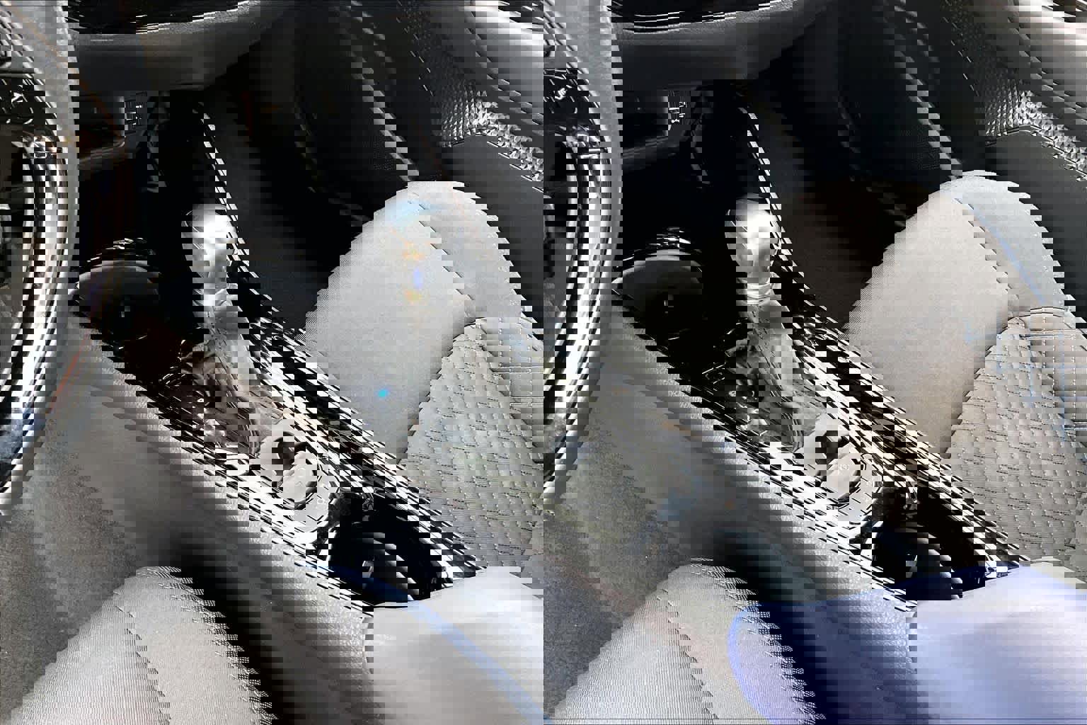 Used 2021 Toyota C-HR XLE FWD image 16