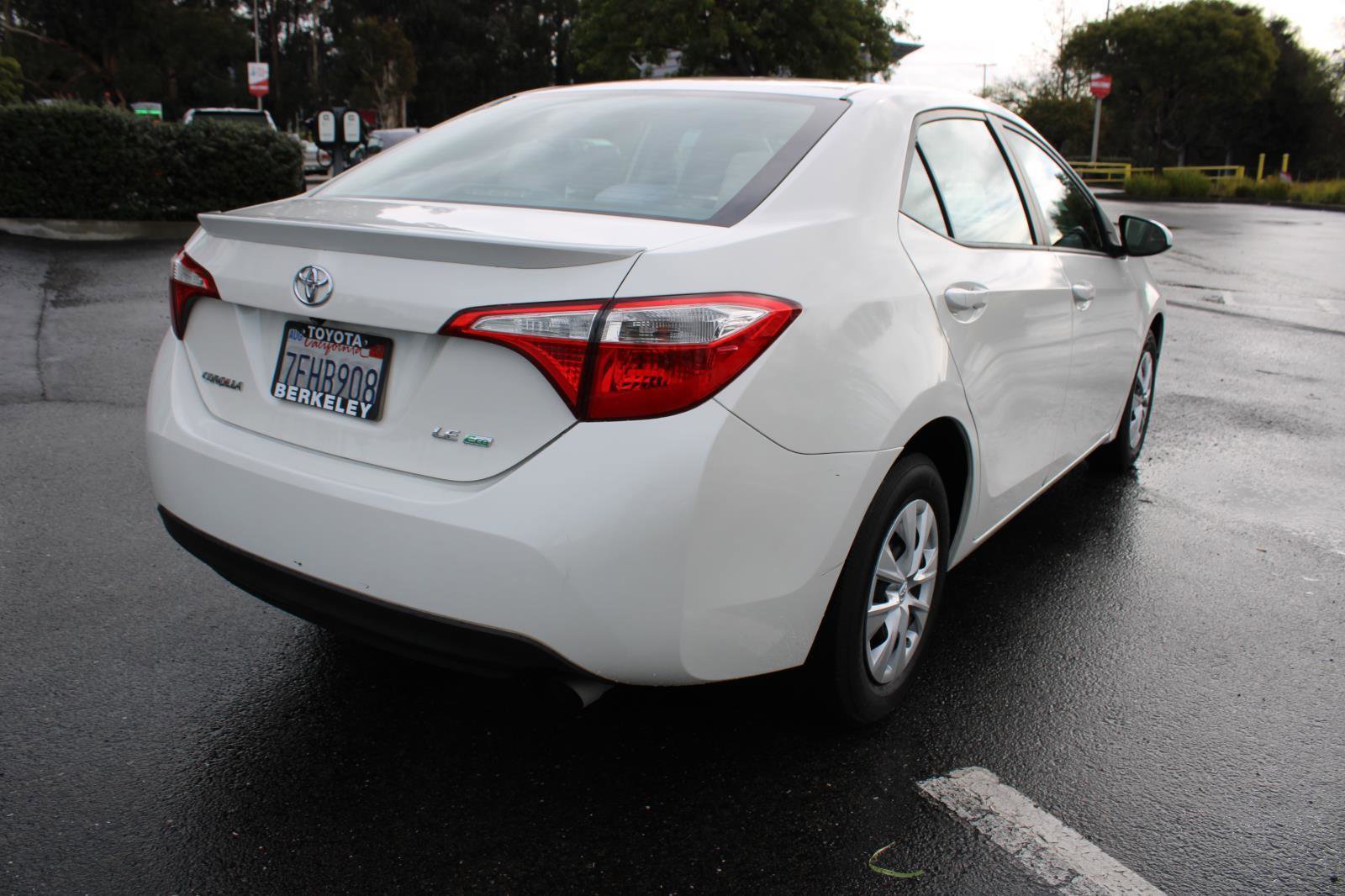 Used 2014 Toyota Corolla LE image 8