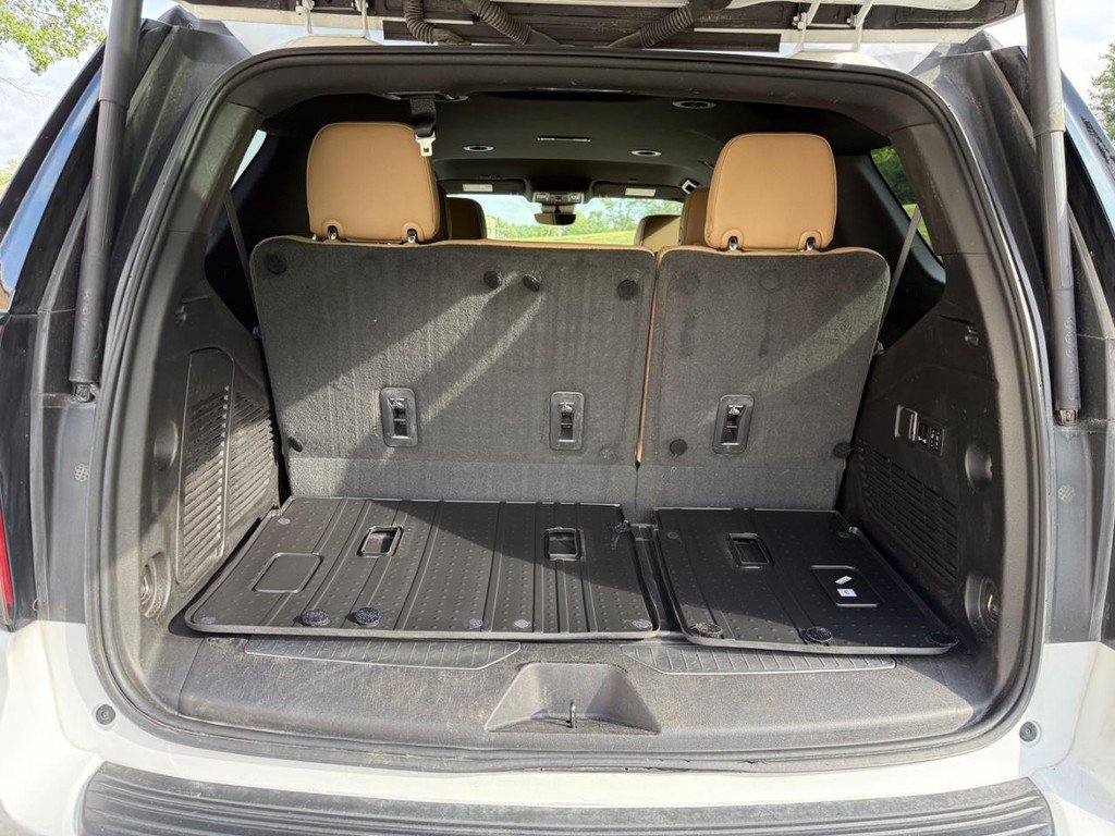 Used 2023 Chevrolet Tahoe Premier AWD/4WD image 4