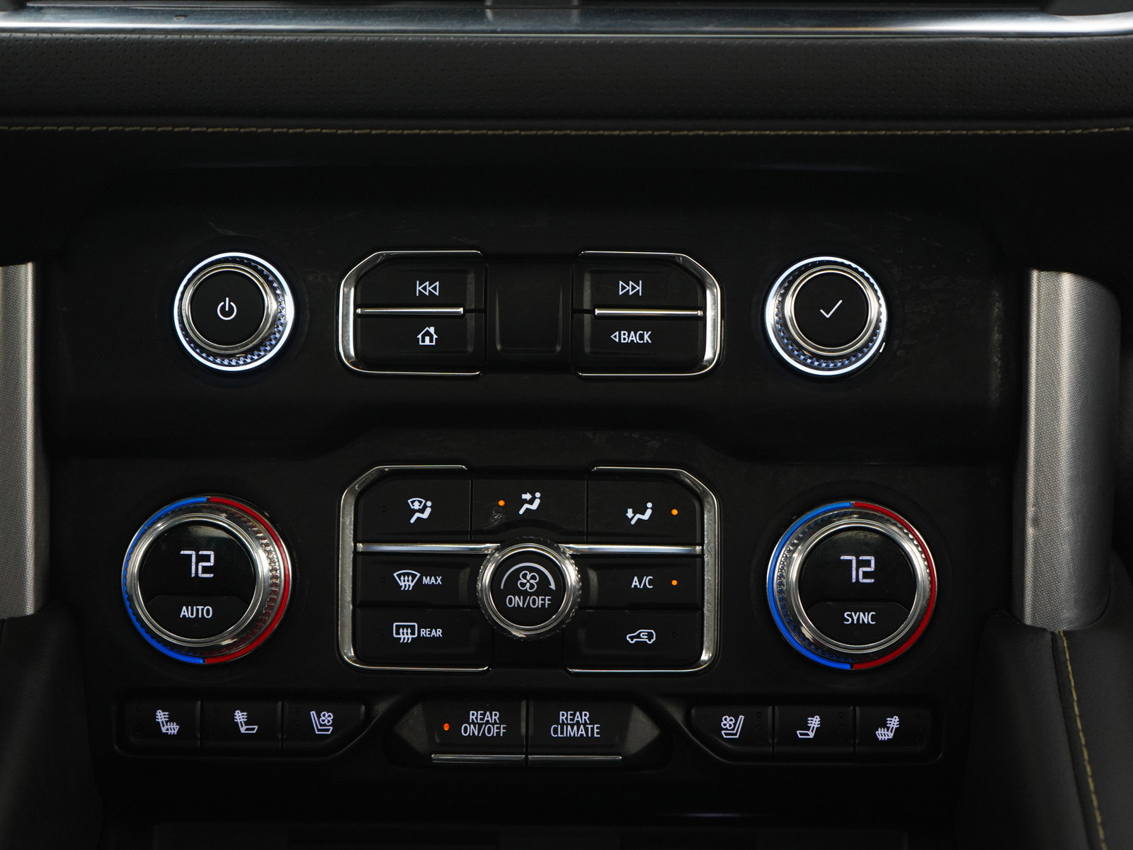 Used 2023 GMC Yukon XL SLT w/ SLT Premium Package image 18