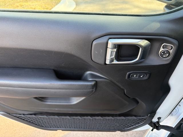 Used 2025 Jeep Wrangler Rubicon w/ Convenience Group image 6