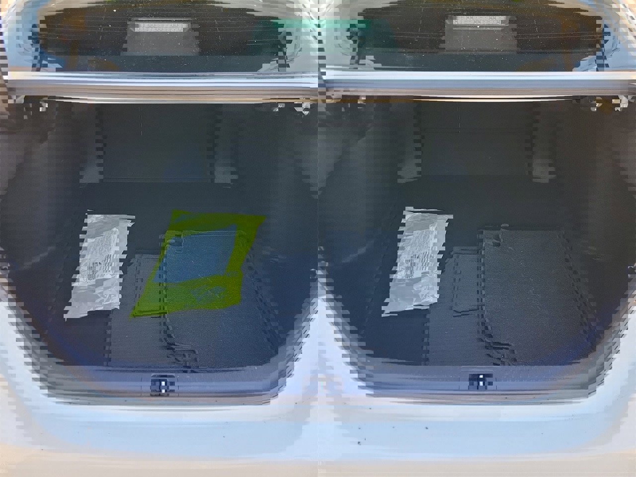 Used 2021 Toyota Camry LE image 8