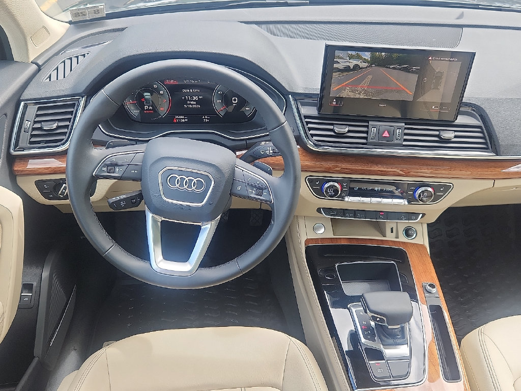 Used 2023 Audi Q5 2.0T Premium Plus w/ Premium Plus Package AWD/4WD image 4