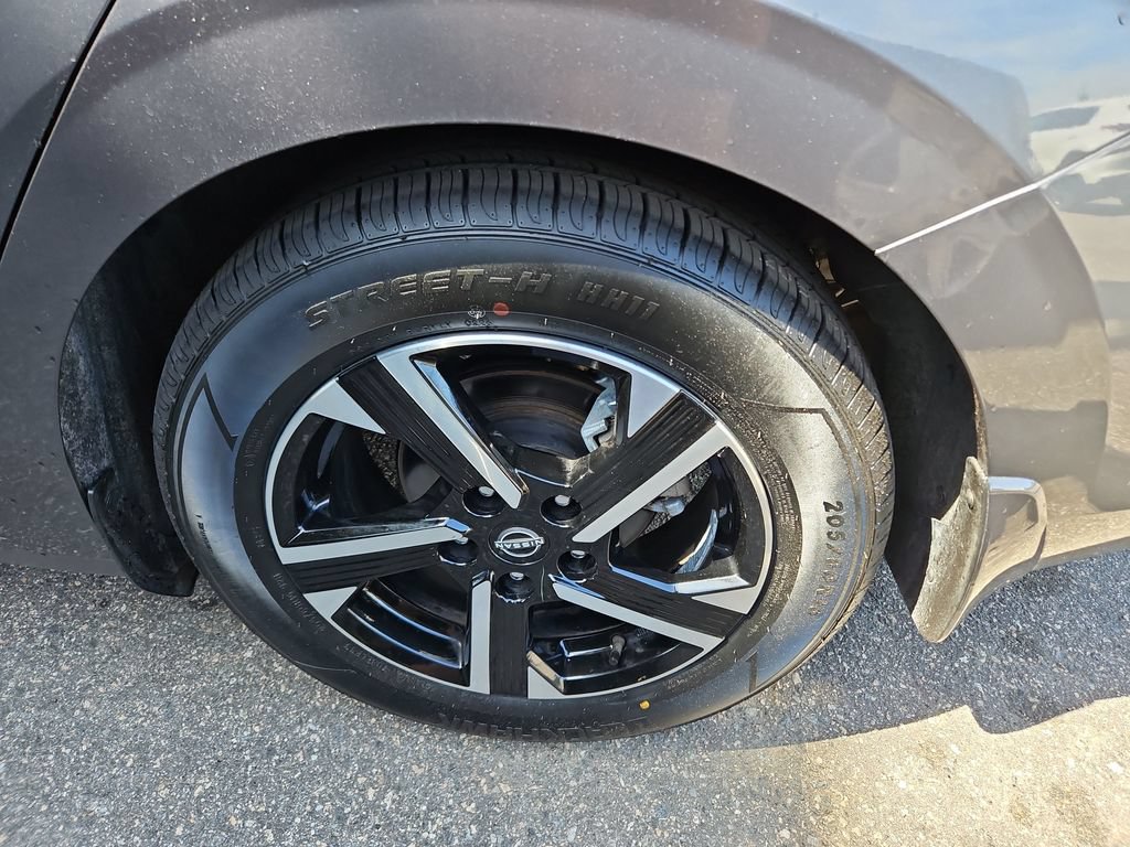 Used 2024 Nissan Sentra SV w/ Lighting Package FWD image 29