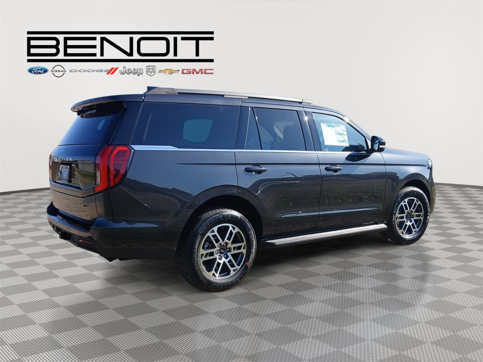 New 2025 Ford Expedition Active image 5