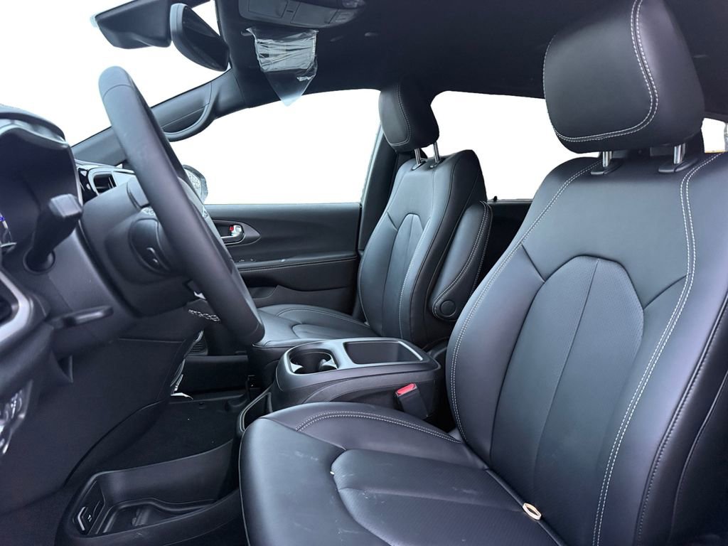 New 2026 Chrysler Pacifica Select FWD image 9