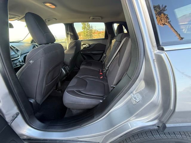 Used 2015 Jeep Cherokee Latitude image 12