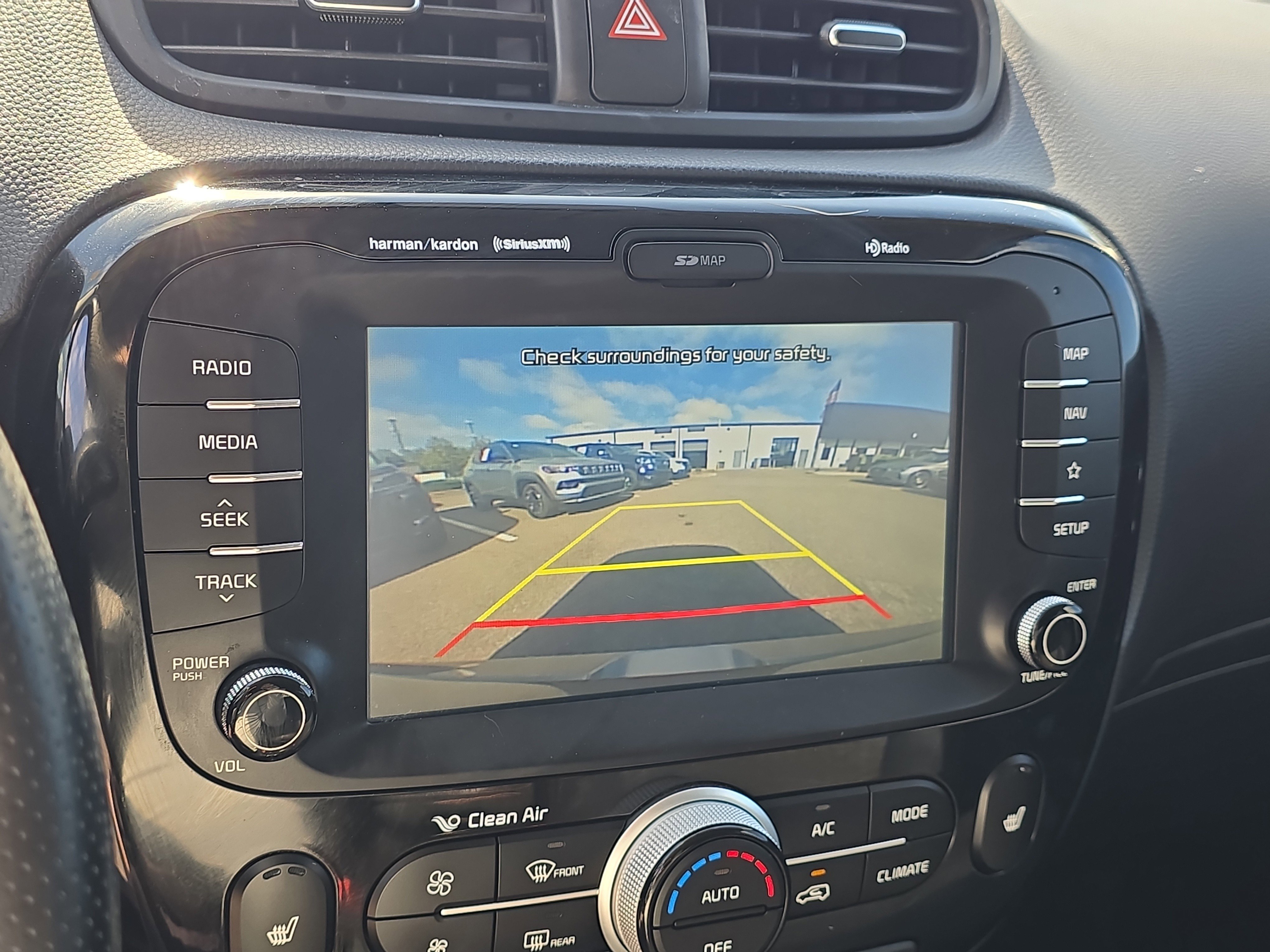 Certified 2018 Kia Soul ! w/ Tech Package FWD image 23