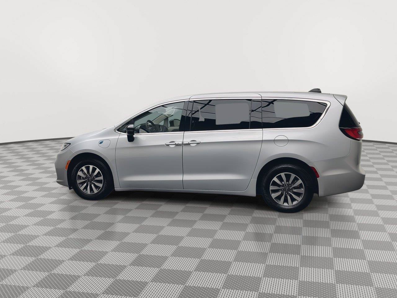 Used 2024 Chrysler Pacifica Limited FWD image 37