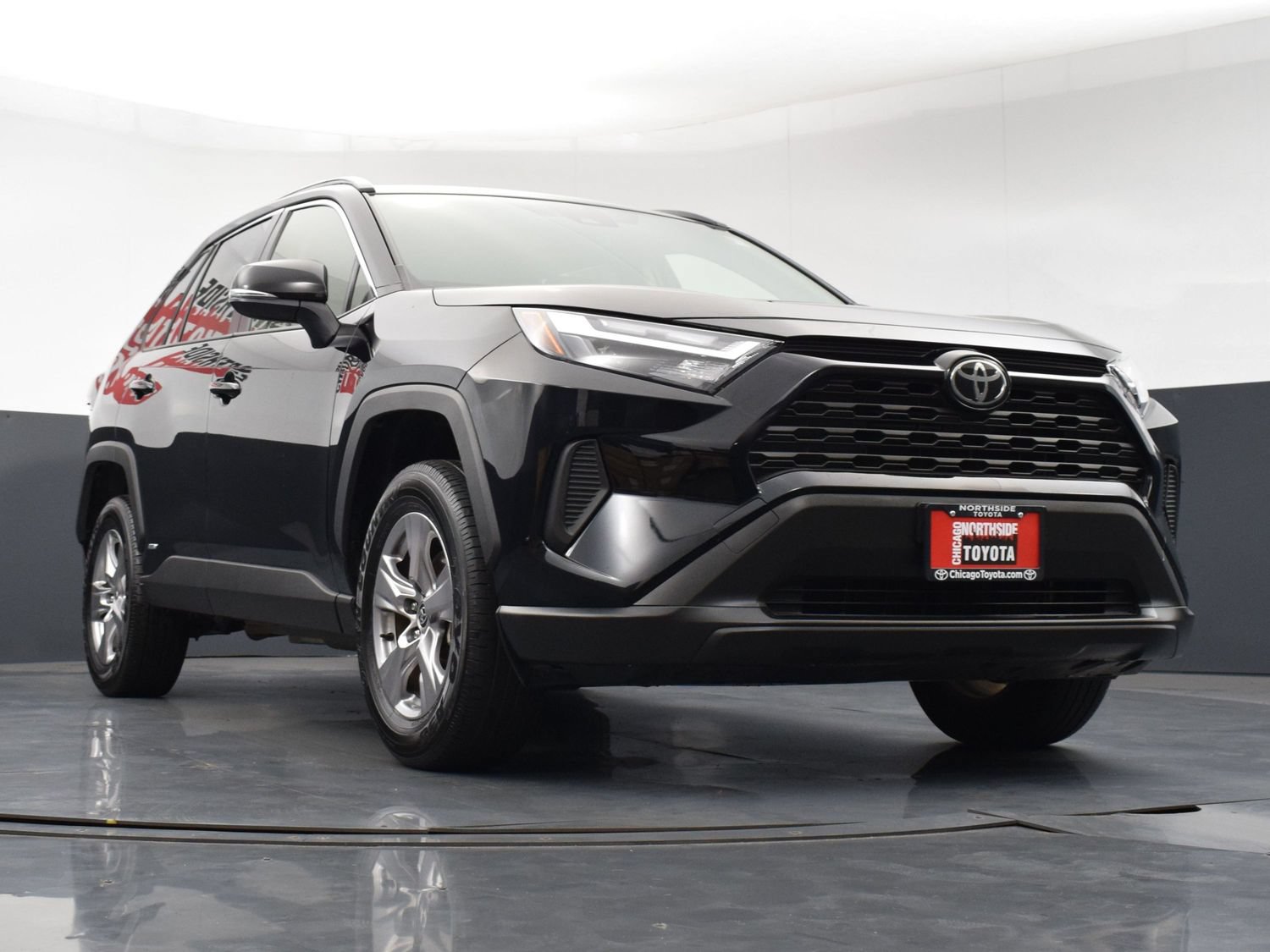 Used 2025 Toyota RAV4 LE AWD/4WD image 28