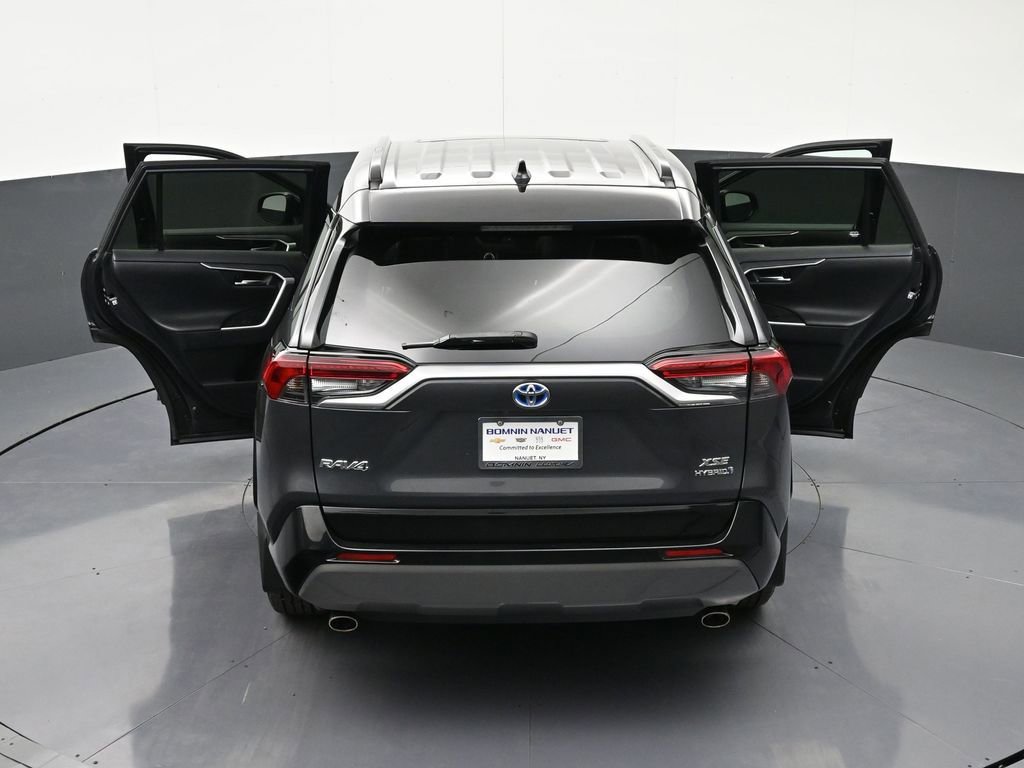 Used 2019 Toyota RAV4 XSE w/ Carpet Mat Package AWD/4WD image 37