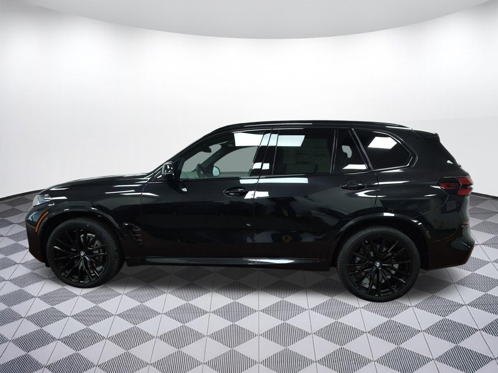 Used 2026 BMW X5 xDrive40i w/ M Sport Package AWD/4WD image 2