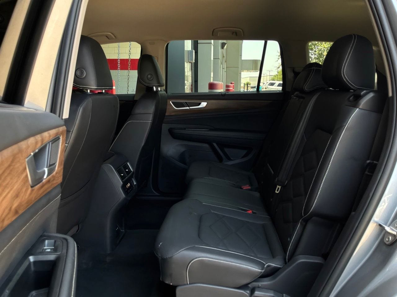 Used 2026 Volkswagen Atlas SE AWD/4WD image 11
