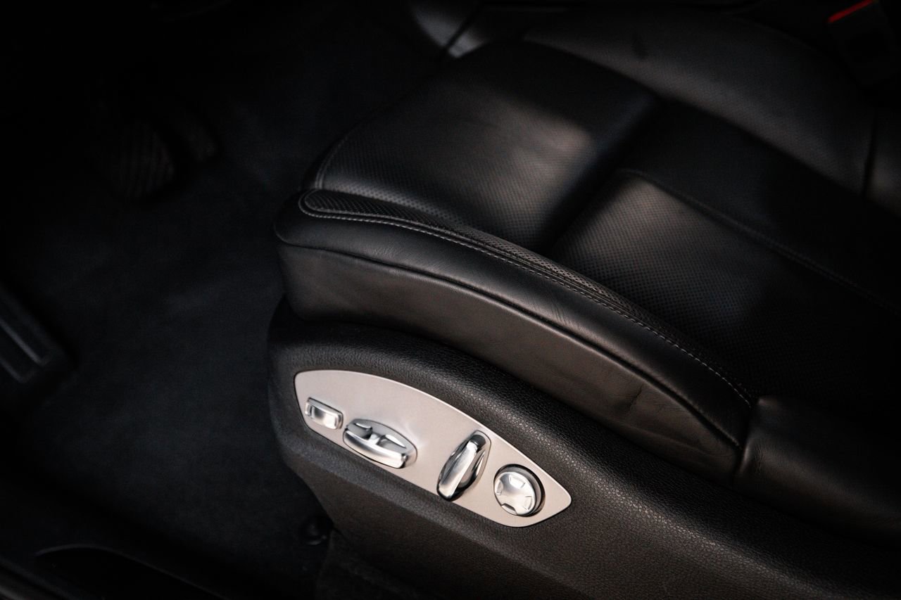 Certified 2023 Porsche Macan Turbo AWD/4WD image 14