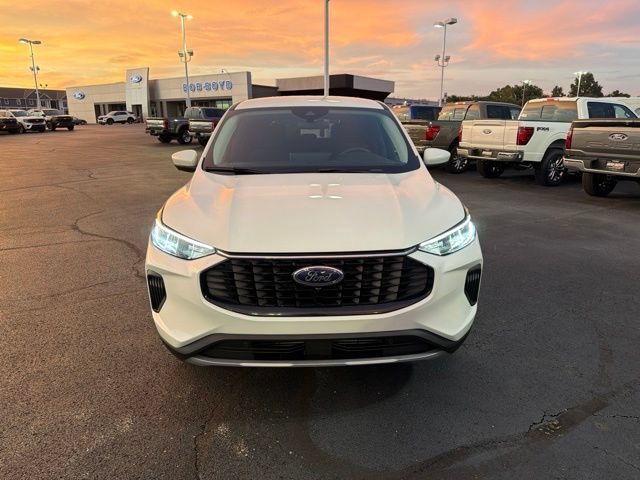 Used 2023 Ford Escape Active w/ Tech Pack #2 AWD/4WD image 3