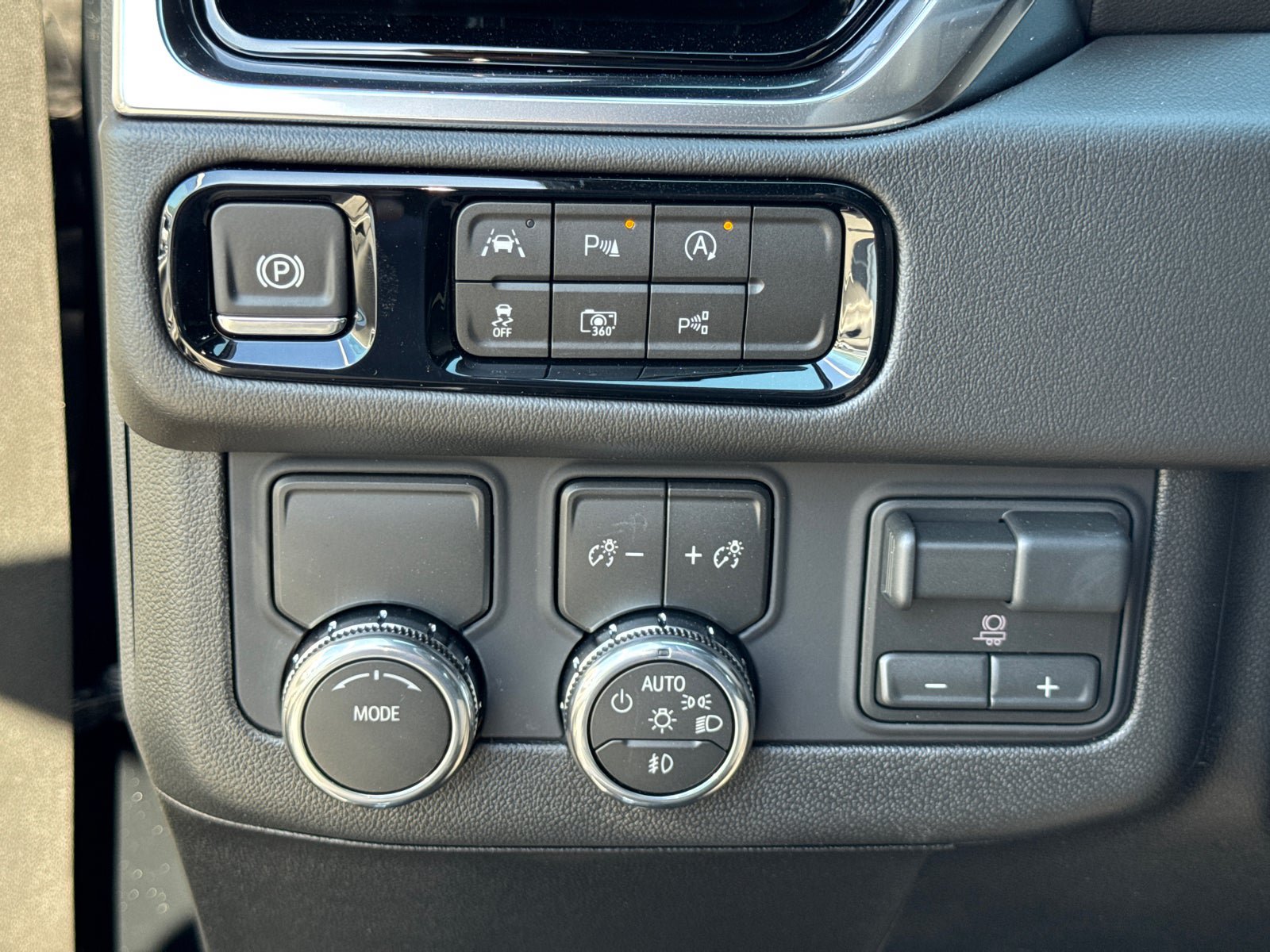 New 2026 GMC Yukon Elevation RWD image 33