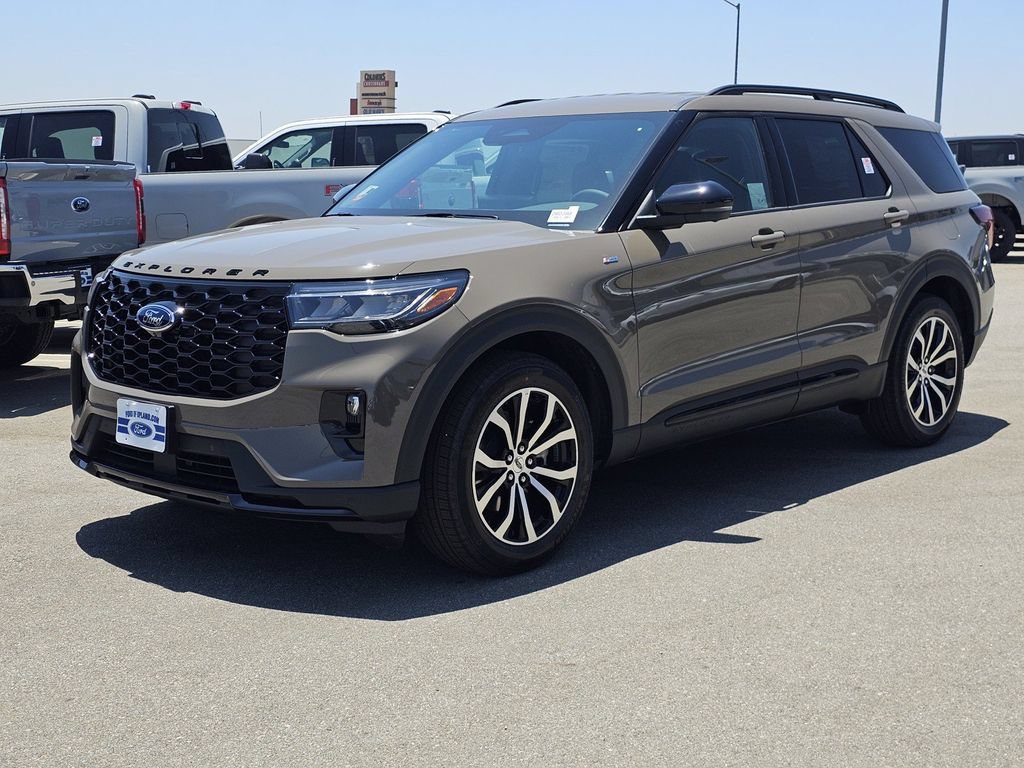 New 2026 Ford Explorer ST-Line RWD image 4