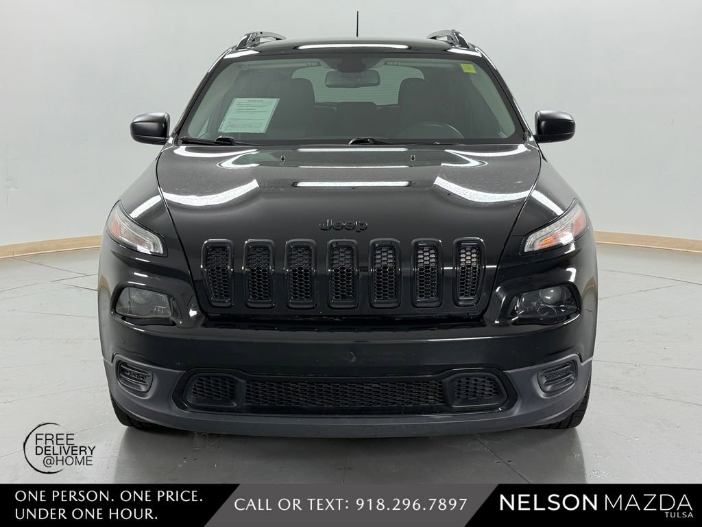 Used 2017 Jeep Cherokee Sport FWD image 2