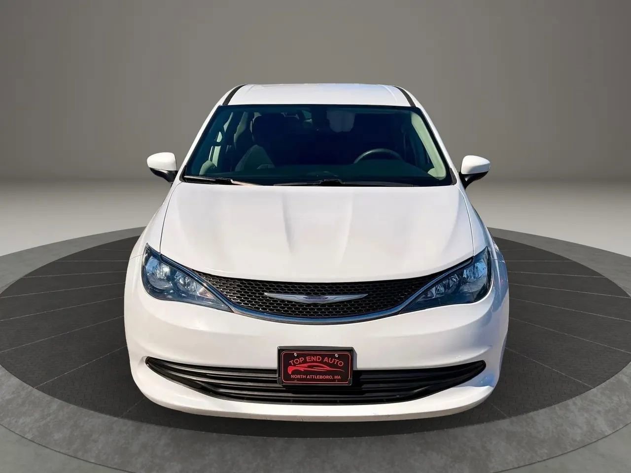 Used 2017 Chrysler Pacifica Touring w/ Tire & Wheel Group image 2