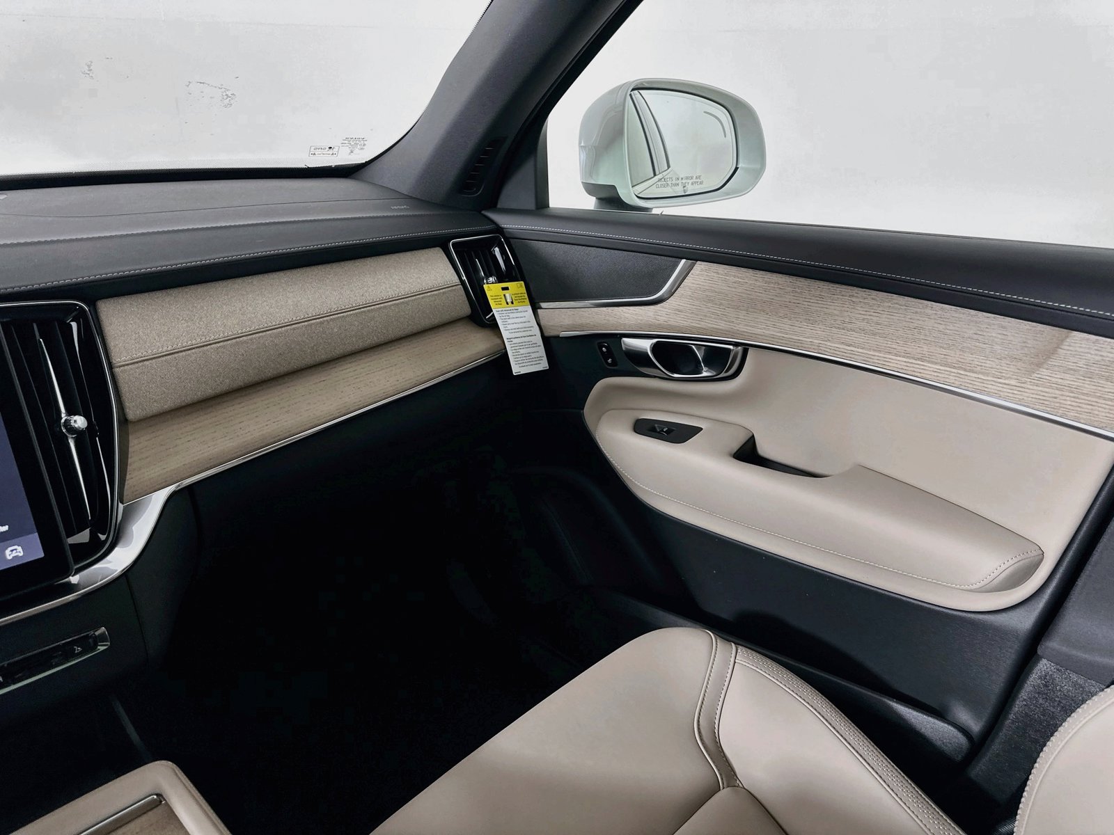 New 2026 Volvo XC90 T8 Plus w/ Protection Package AWD/4WD image 23