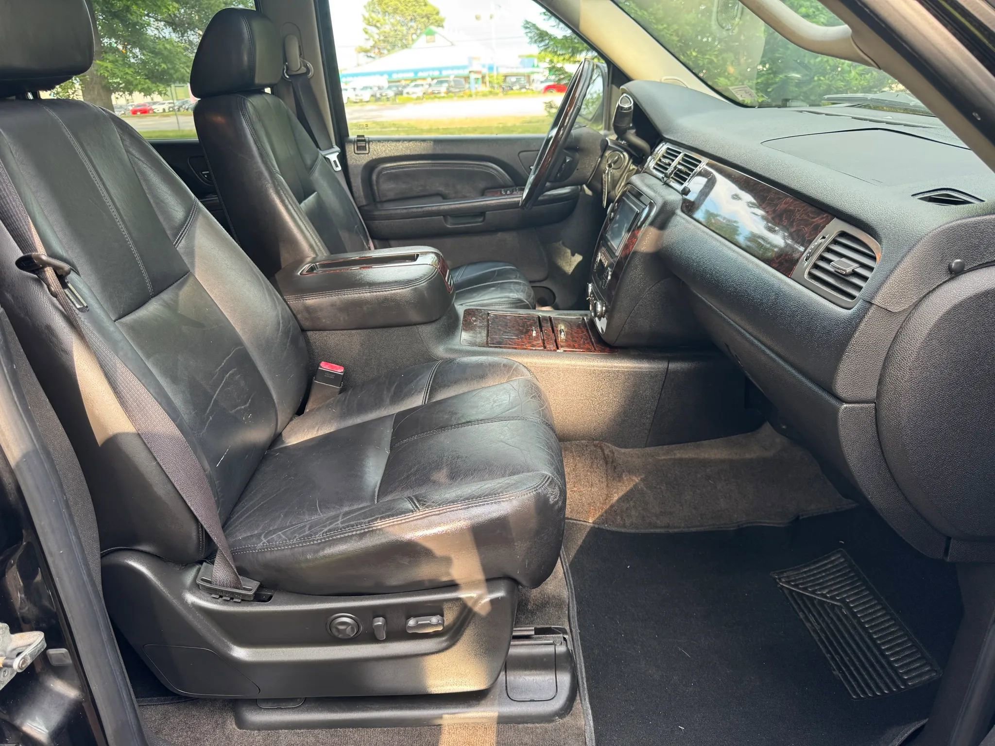 Used 2008 GMC Yukon Denali AWD/4WD image 12