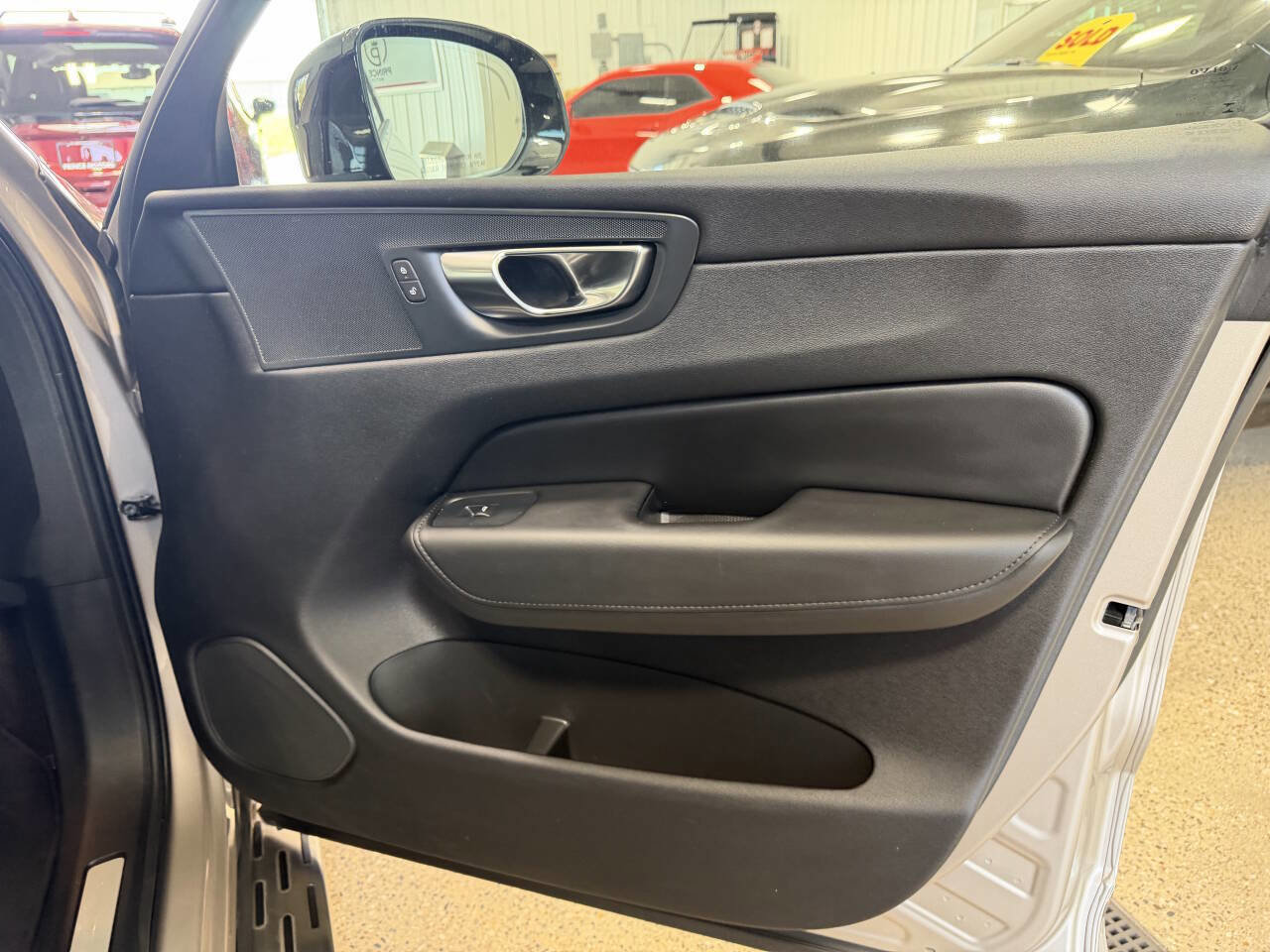 Used 2024 Volvo XC60 T8 Core AWD/4WD image 32