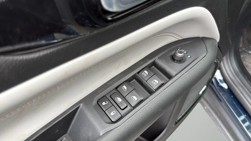 New 2026 Jeep Compass Limited w/ Sun, Sound & Navigation Group AWD/4WD image 25
