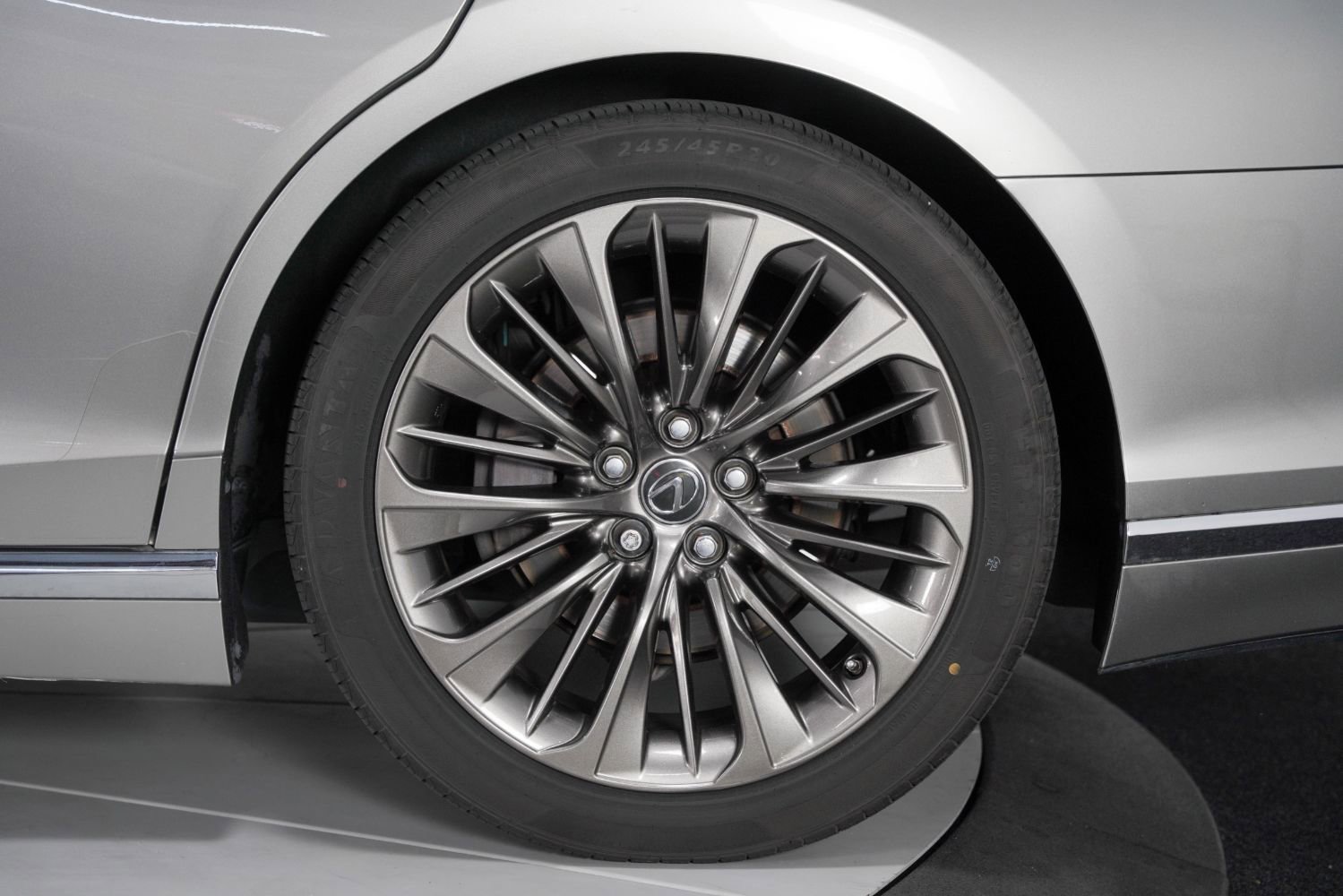 Used 2018 Lexus LS 500 w/ Luxury Package image 18