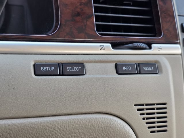 Used 2006 Lincoln Town Car Signature RWD image 20