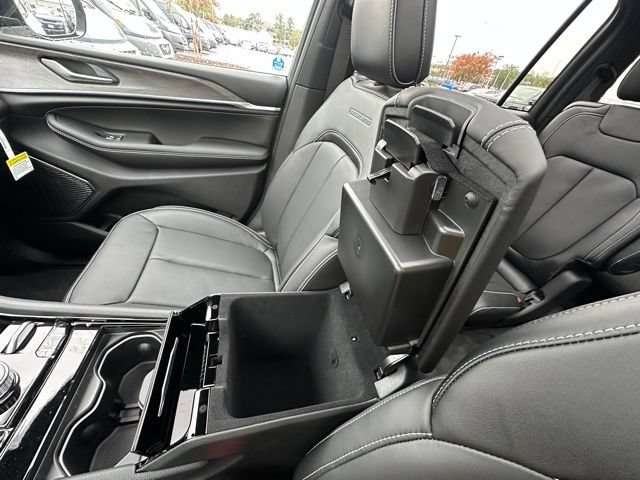 New 2025 Jeep Grand Cherokee L Overland AWD/4WD image 27