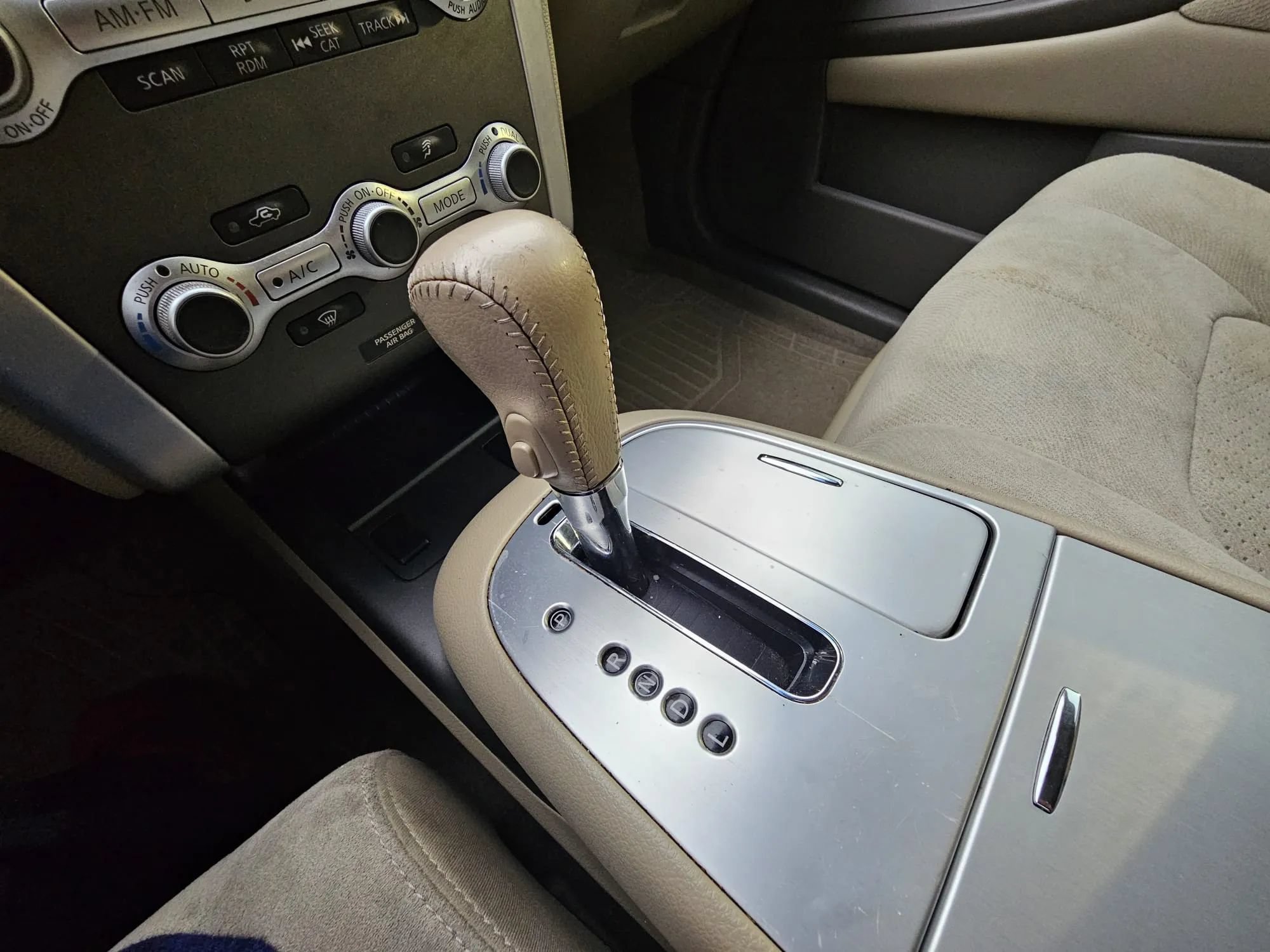 Used 2012 Nissan Murano SV FWD image 24