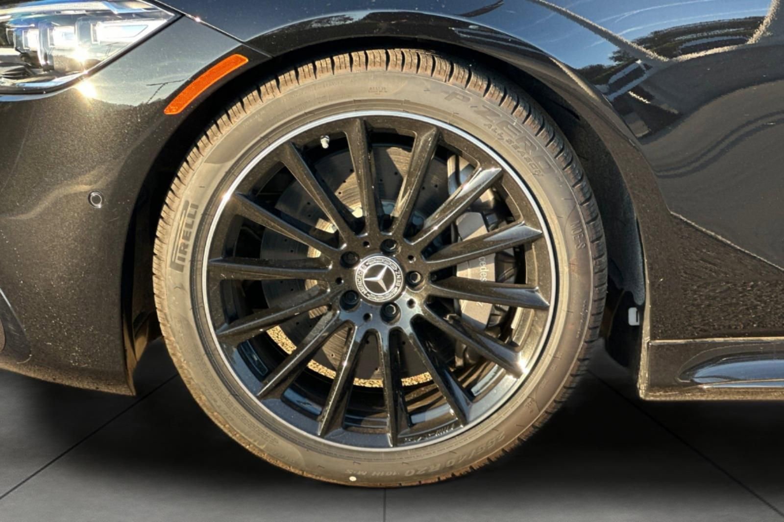 New 2025 Mercedes-Benz S 580 4MATIC Sedan image 3