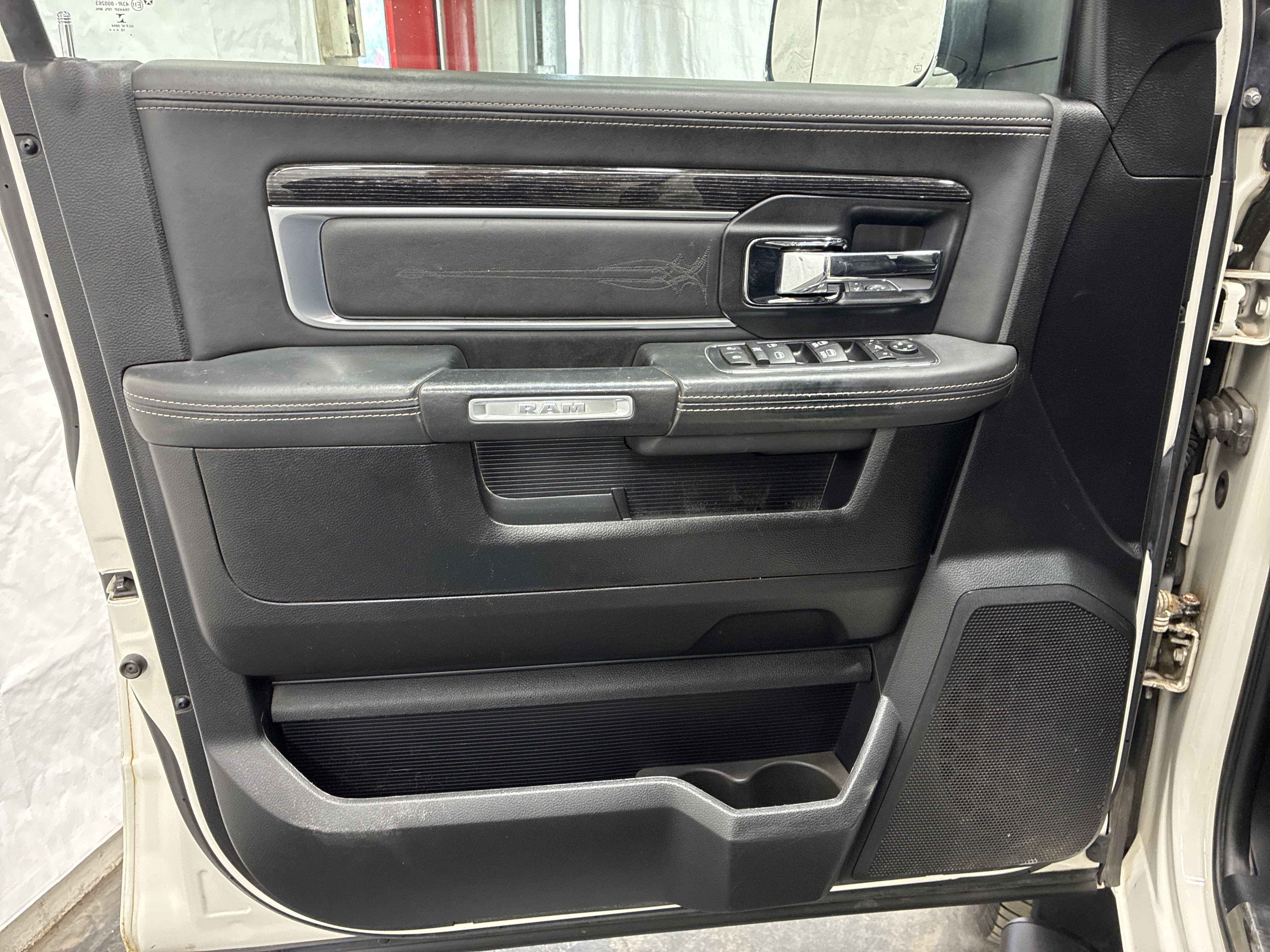 Used 2016 RAM 2500 Limited AWD/4WD image 15