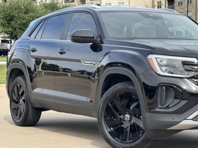 Used 2025 Volkswagen Atlas Cross Sport SE AWD/4WD image 3