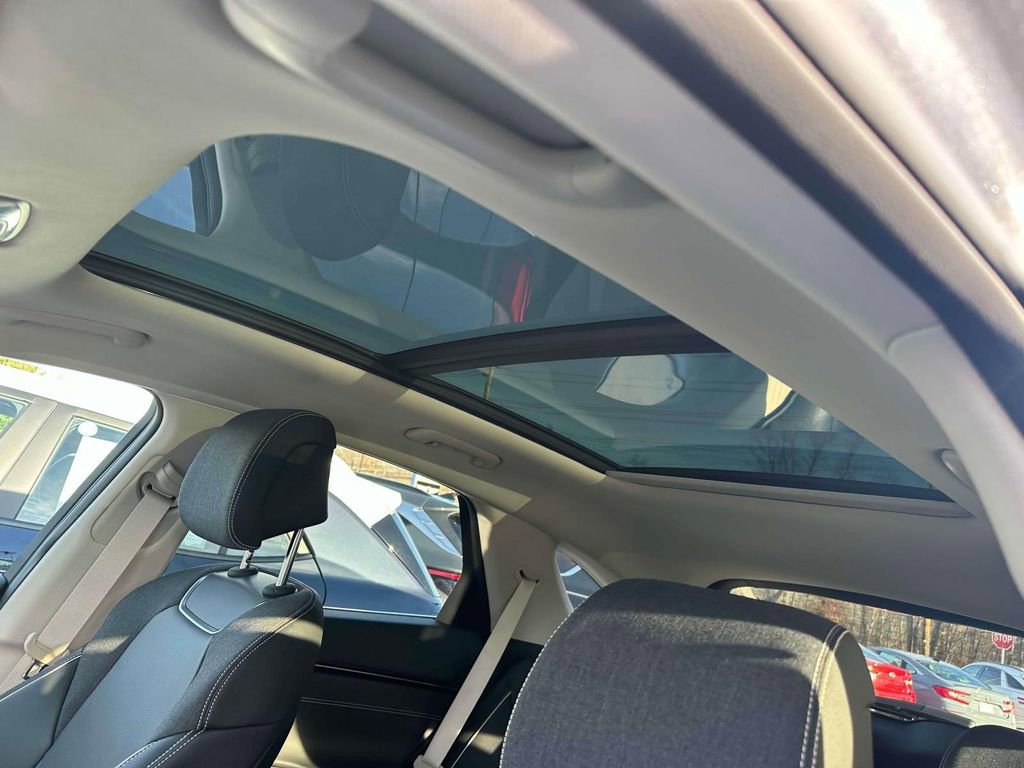 Used 2023 Genesis Electrified GV70 image 20