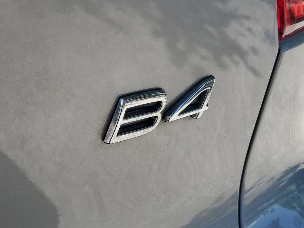 Certified 2023 Volvo XC40 B4 Core w/ Convenience Package FWD image 8