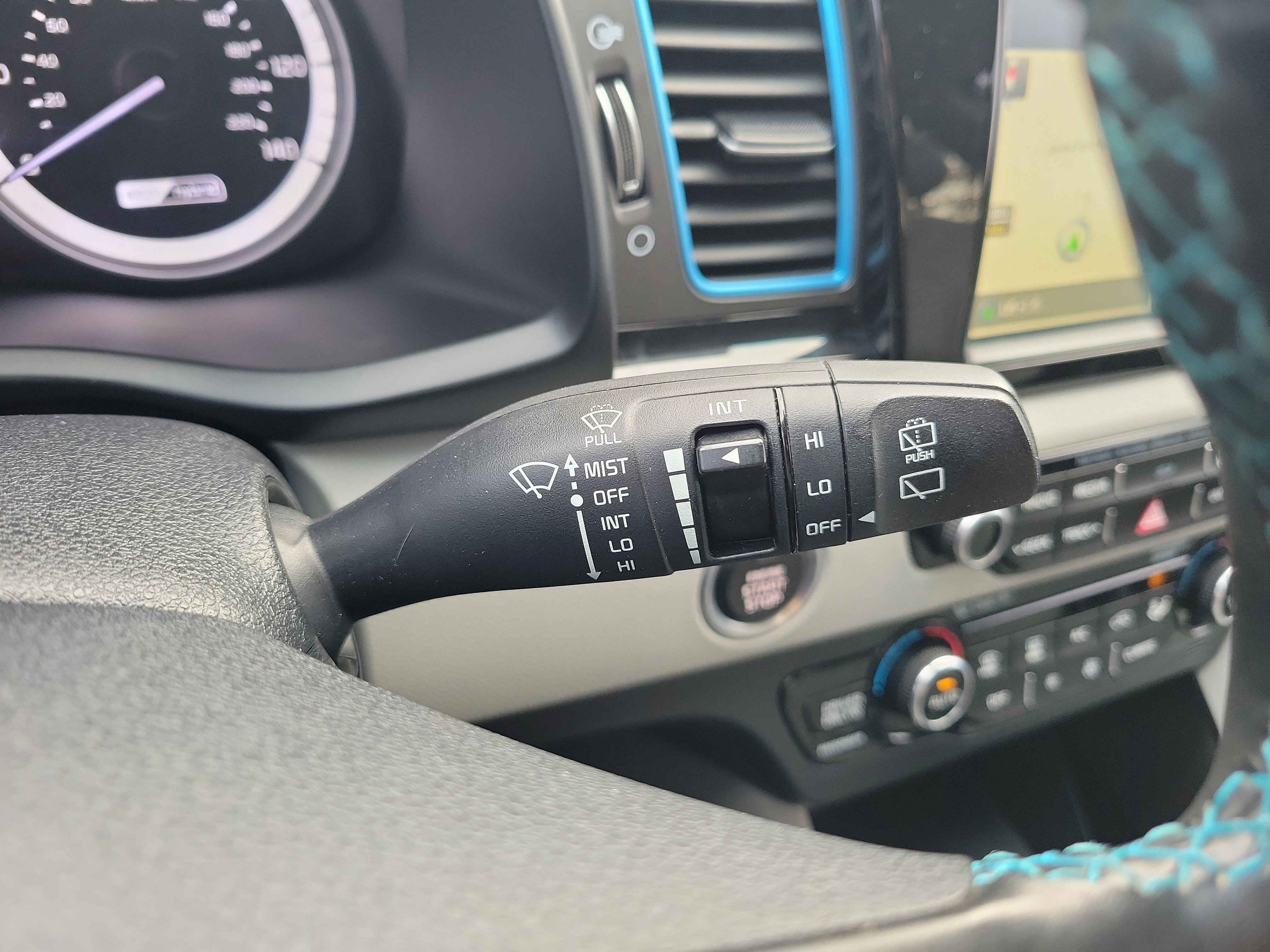 Used 2017 Kia Niro Touring image 31