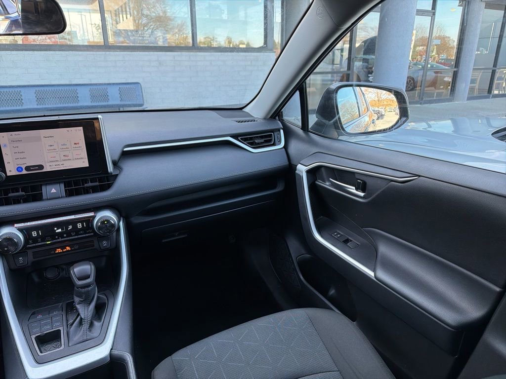 Used 2025 Toyota RAV4 XLE image 10