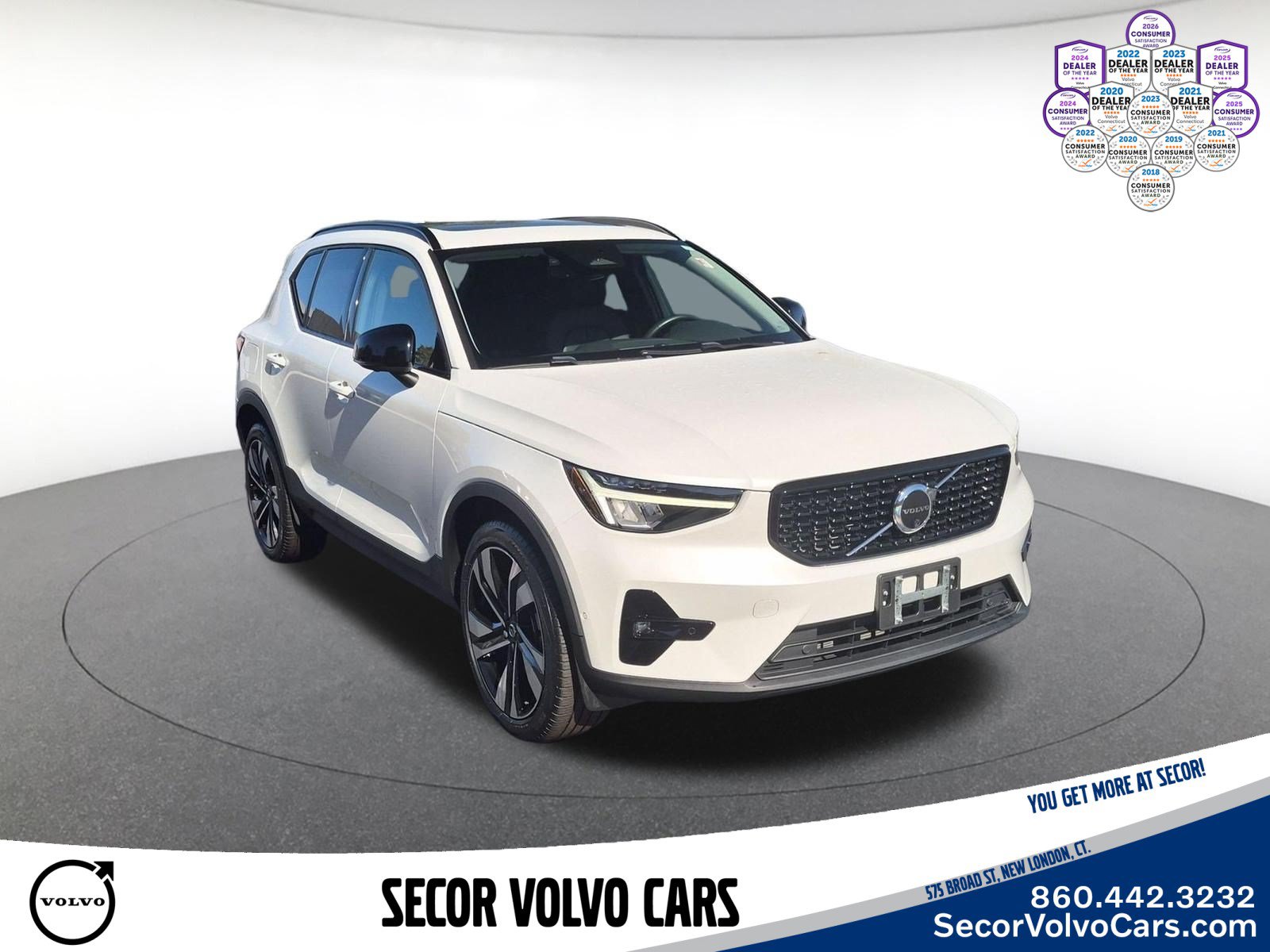 Certified 2023 Volvo XC40 B5 Plus w/ Protection Package Premier AWD/4WD image 3