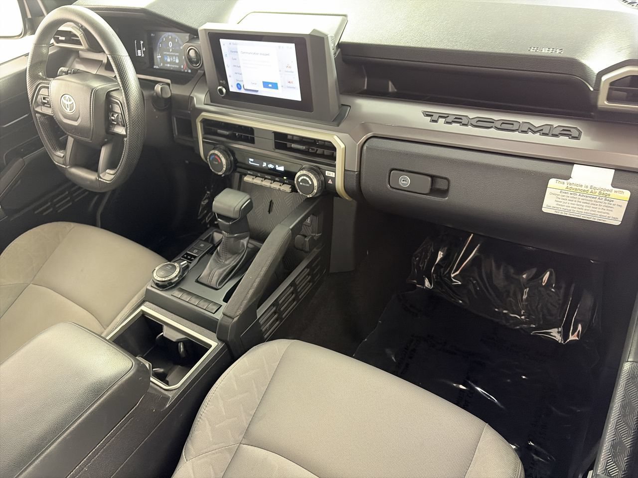 Used 2025 Toyota Tacoma SR5 AWD/4WD image 26