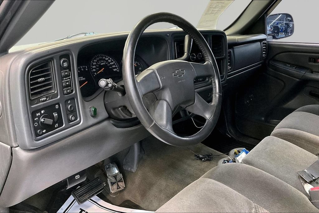 Used 2005 Chevrolet Silverado 1500 LS w/ Light Duty Power Package AWD/4WD image 16