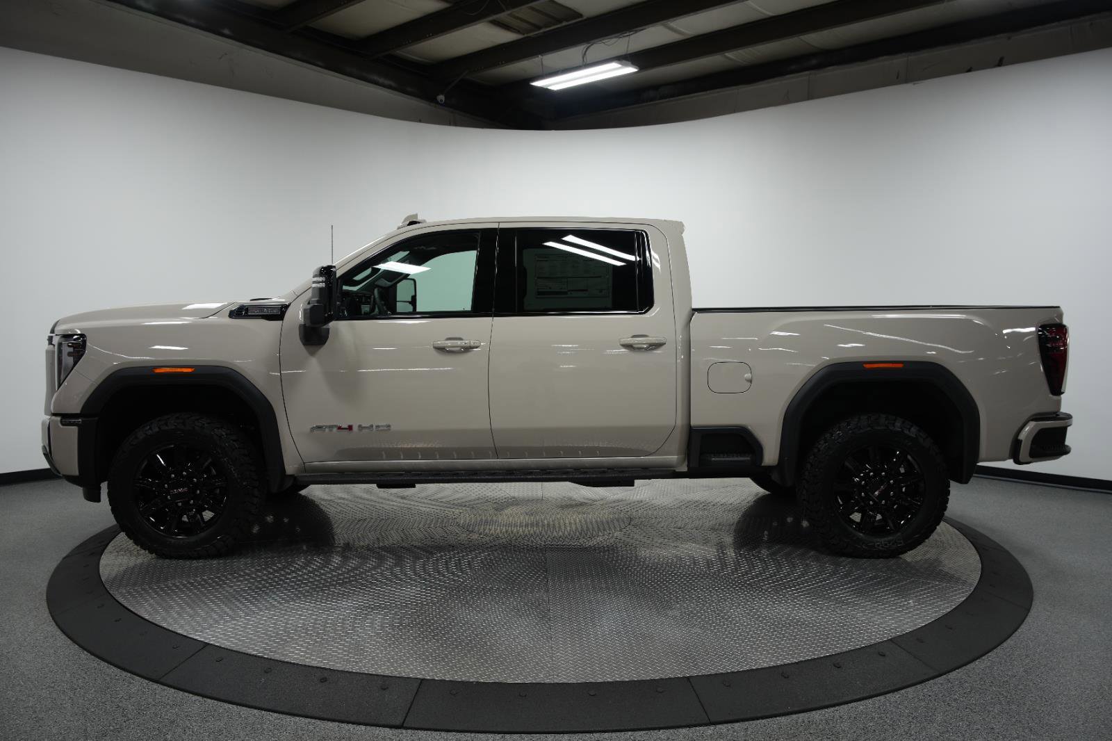 New 2026 GMC Sierra 2500 AT4 w/ AT4 Premium Plus Package image 5