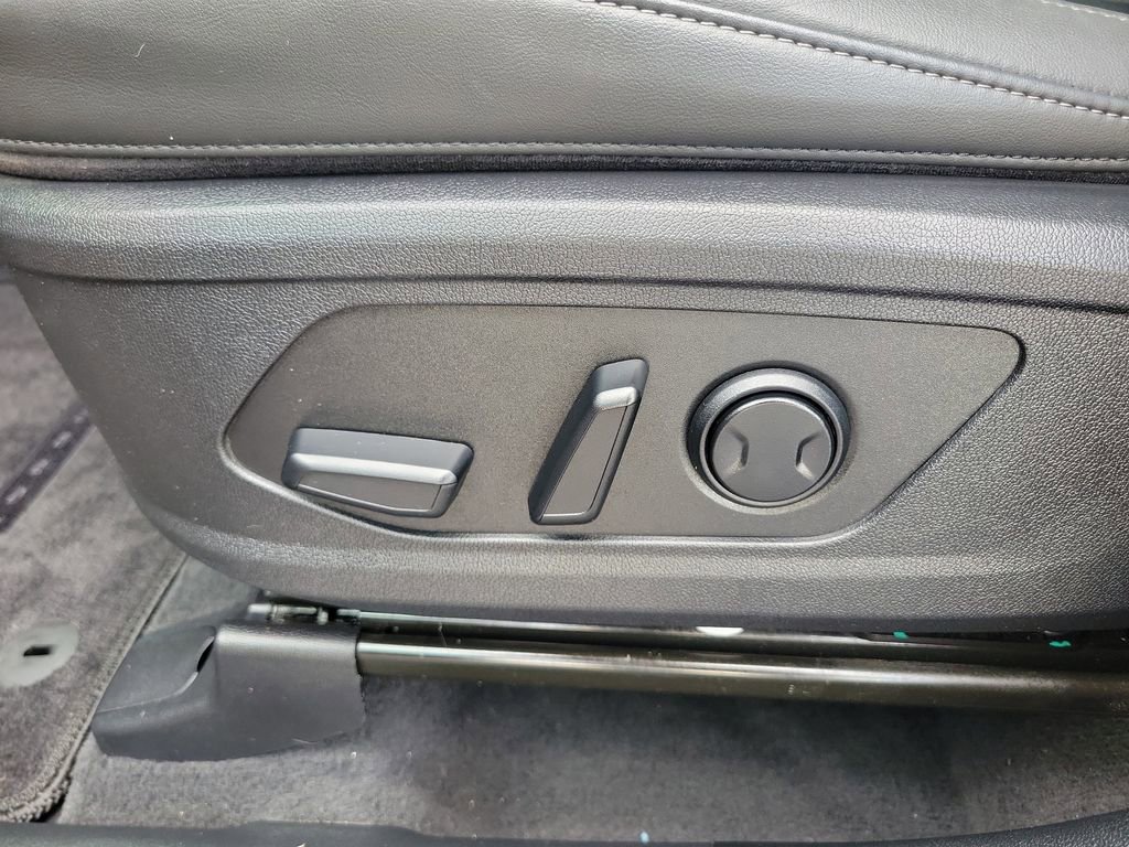 Used 2025 Kia Sorento S image 18