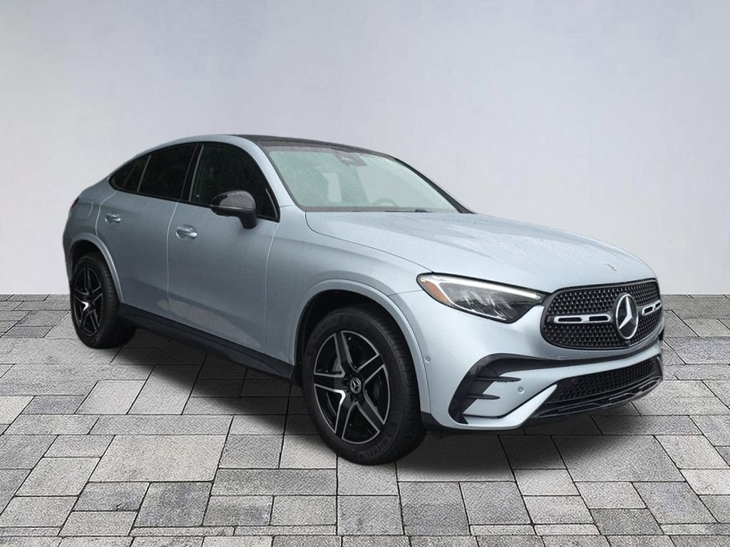 Certified 2025 Mercedes-Benz GLC 300 4MATIC image 1