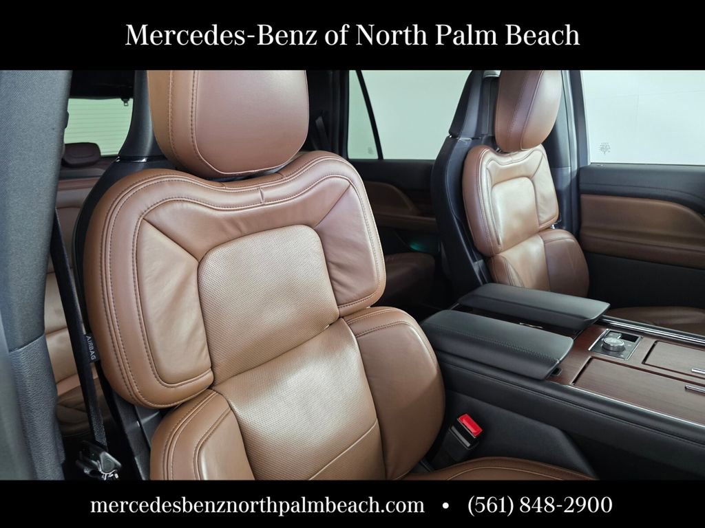 Used 2023 Lincoln Navigator Reserve image 32