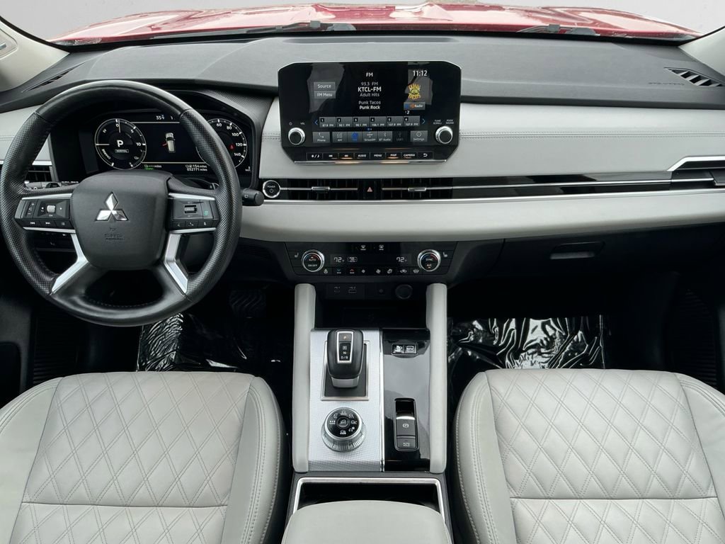 Used 2024 Mitsubishi Outlander SEL image 10