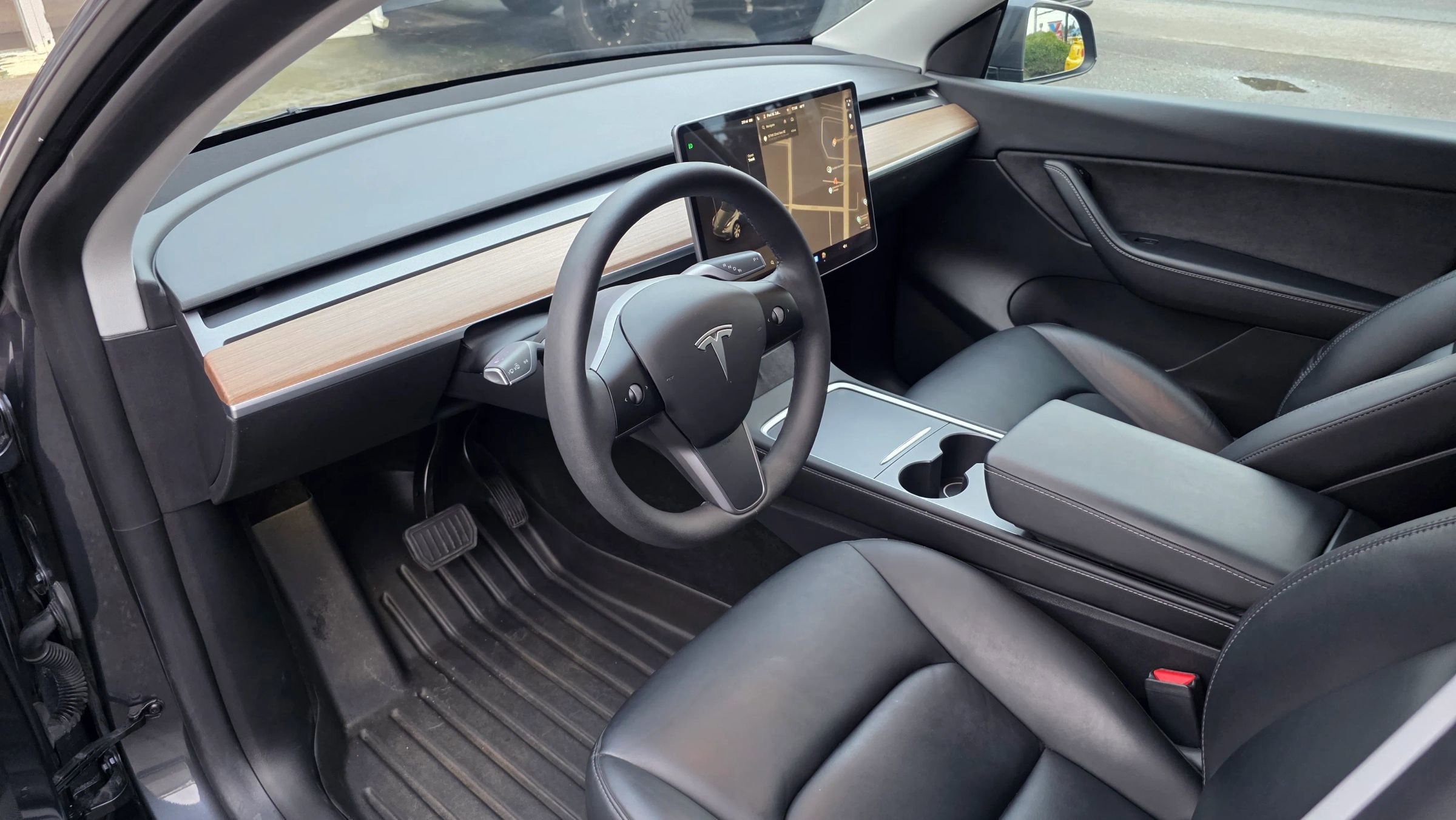 Used 2021 Tesla Model Y Long Range image 9
